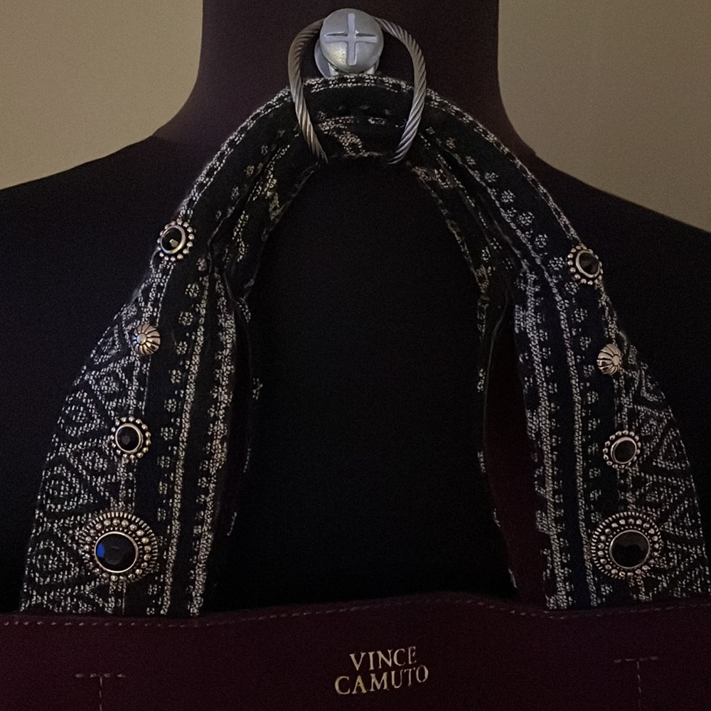 Vince Camuto tote - Picture 2 of 8